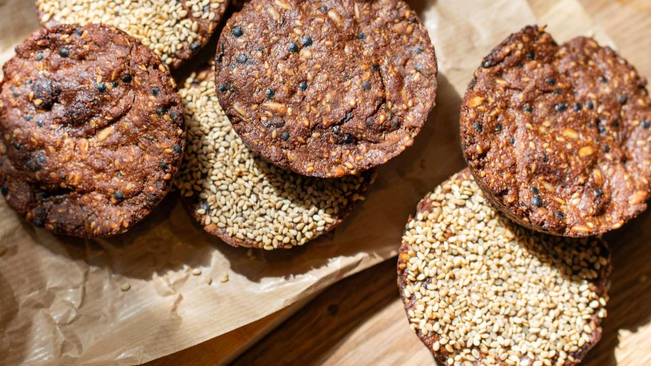 Rugbrødscookies med linser og mørk chokolade