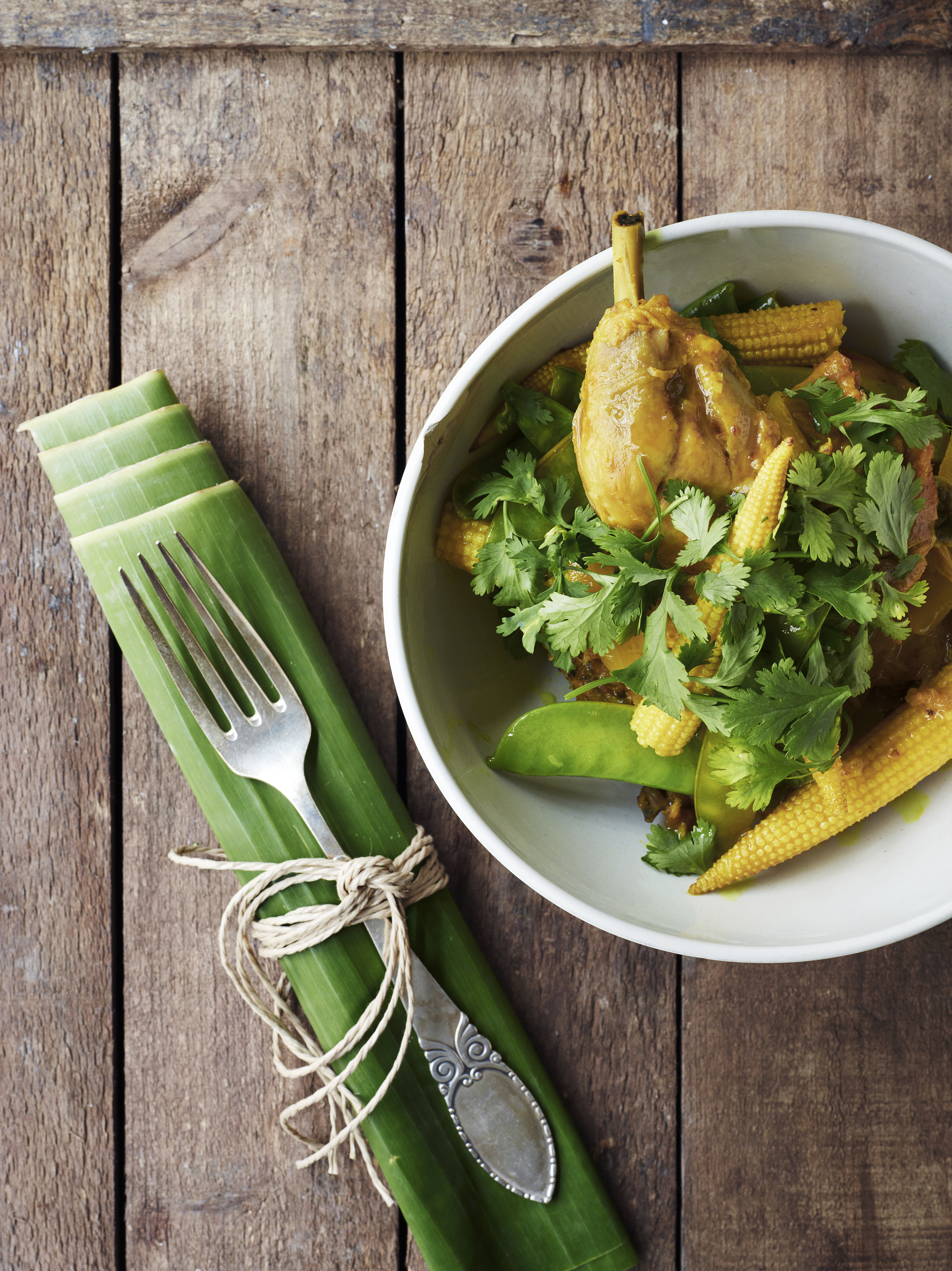 Kylling med gurkemeje og sprøde grøntsager