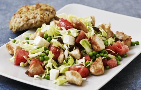 Salat med kylling, spidskål og vandmelon