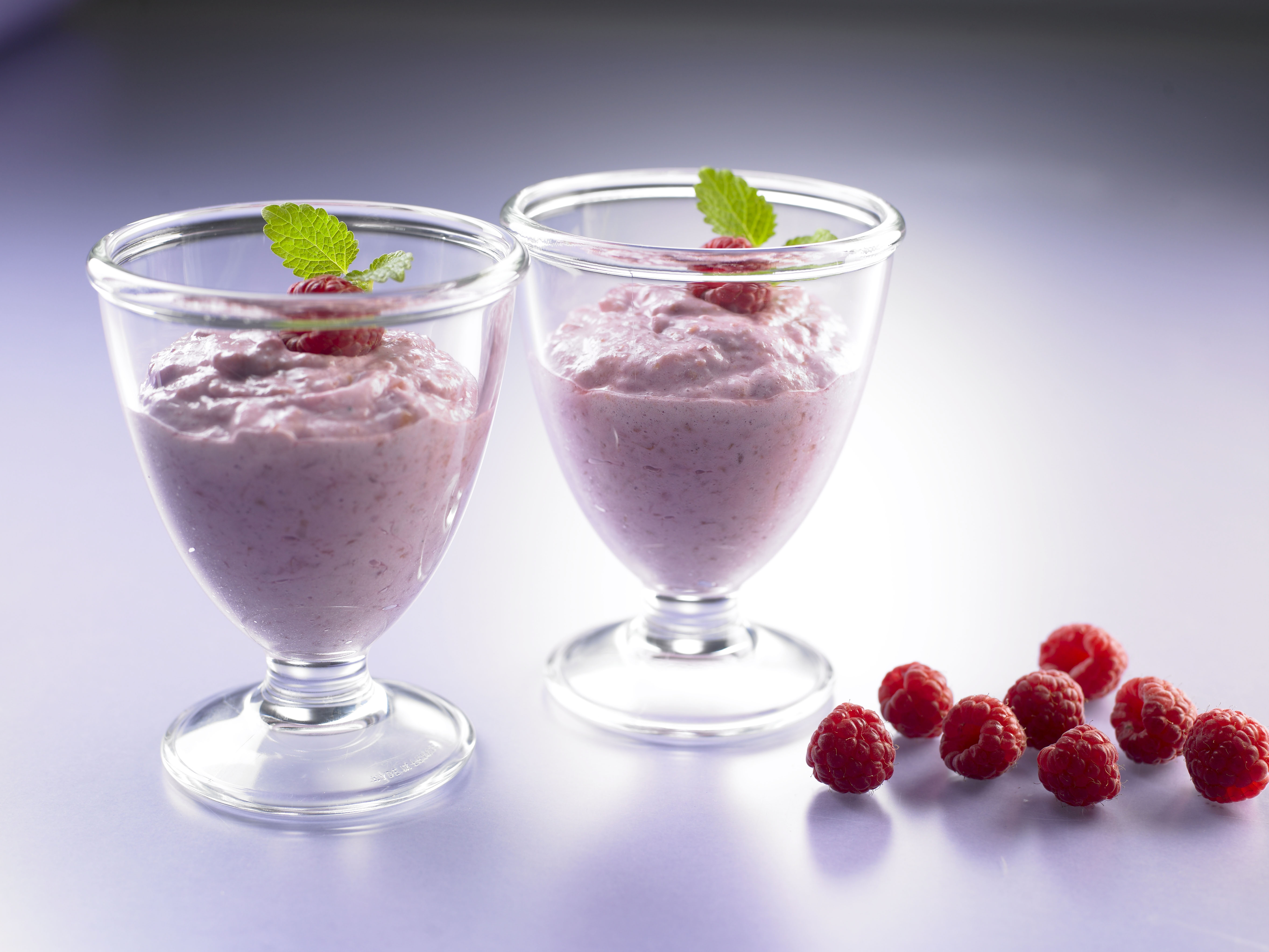 Peach melba dessert
