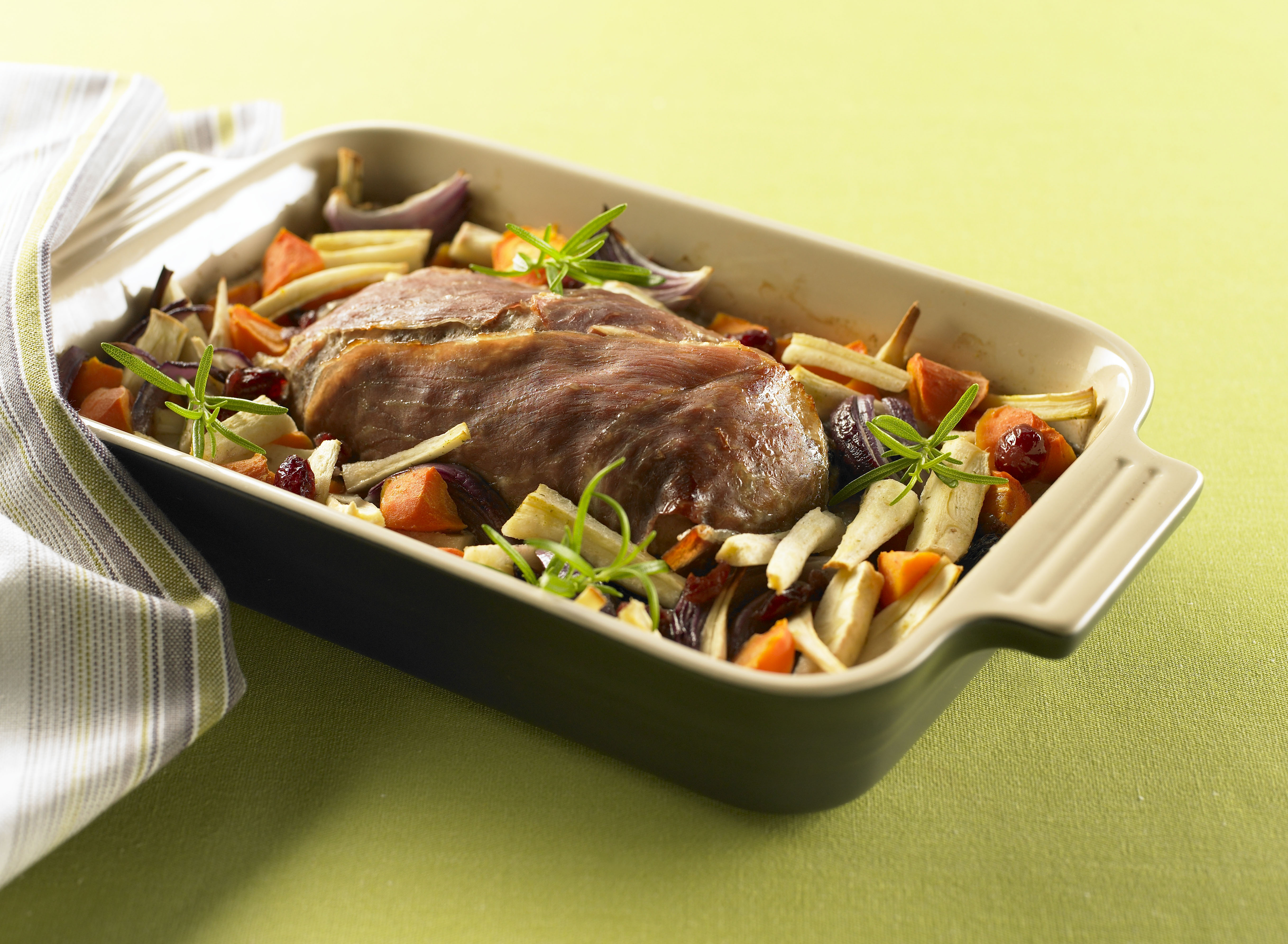 Forloren hare med rodfrugter