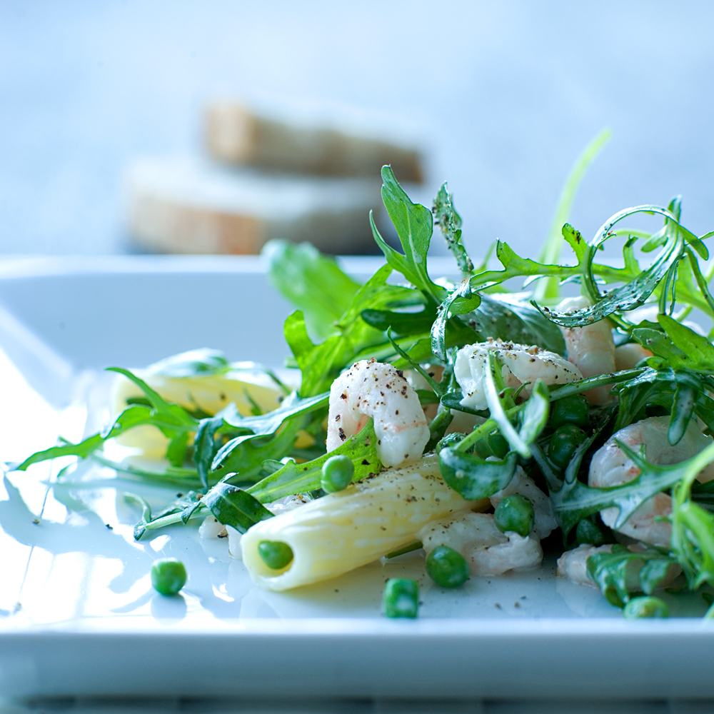 Pastasalat med rejer og ærter