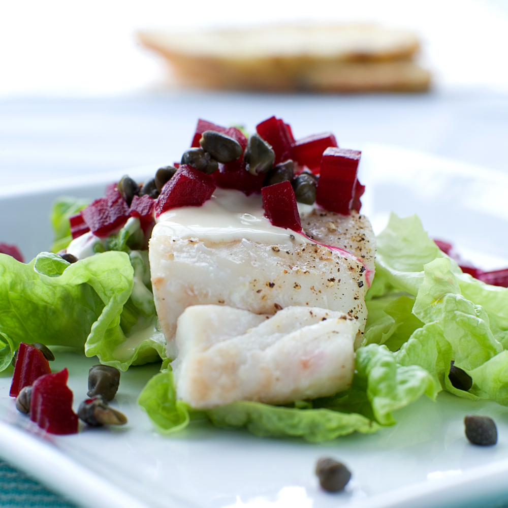 Torsk med rødbede og sennepsdressing