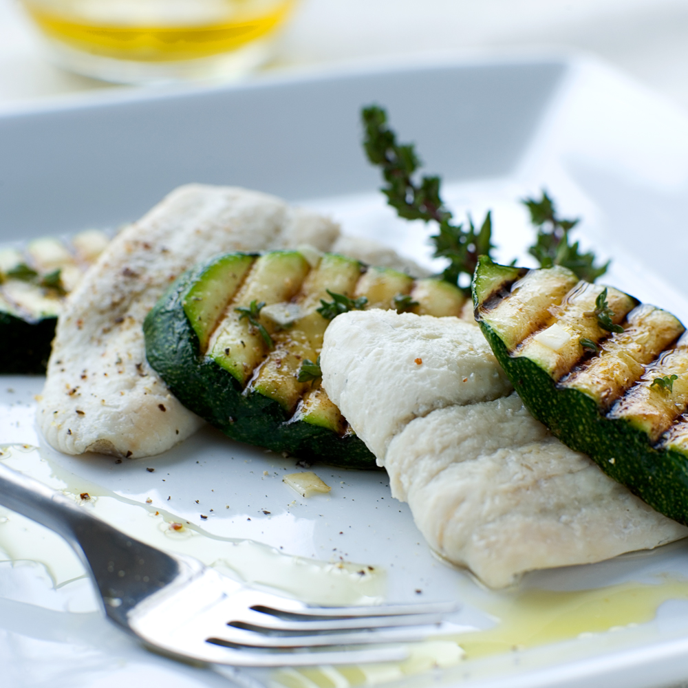 Dampede rødspættefileter med grillede squash