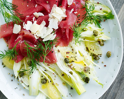 Fennikel-carpaccio med oksekød