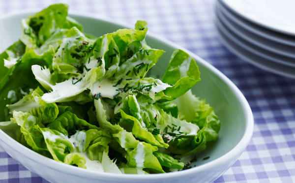 Salat med mormor-dressing