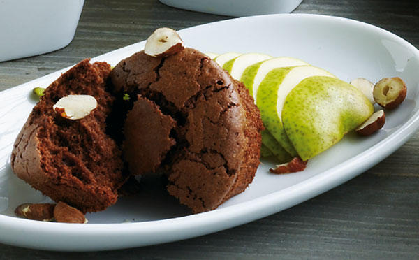 Chokomuffin med pæreslice