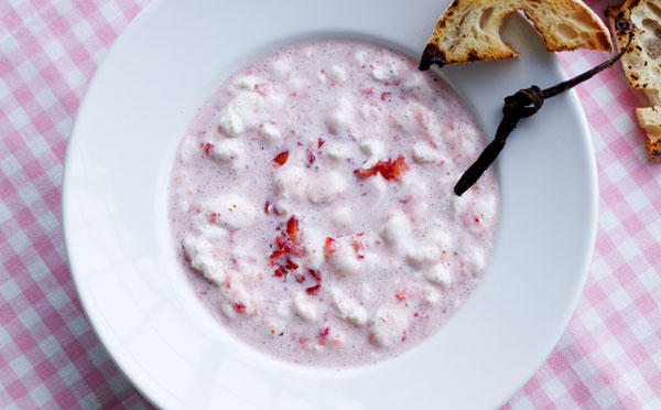 Kongelig koldskål med jordbær