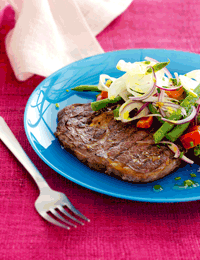 Grillet rib-eye med salat af grønne bønner