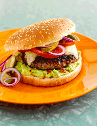 Burger med ost og guacamole