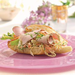 Skinke Flanksteak og coleslaw i baguette