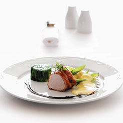 Skinkemignon i sprød bacon med spidskål og hollandaise