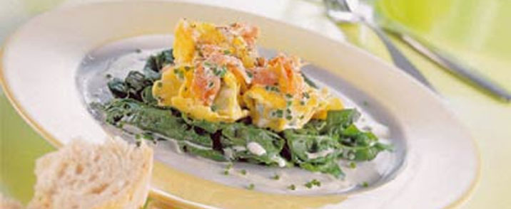 Ravioli med laks og purløgssauce