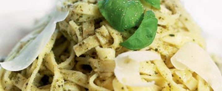 Fettuccine med pesto
