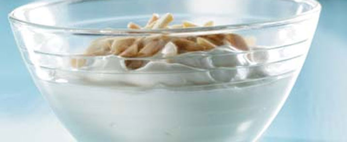 Appelsin-yoghurt med mandler