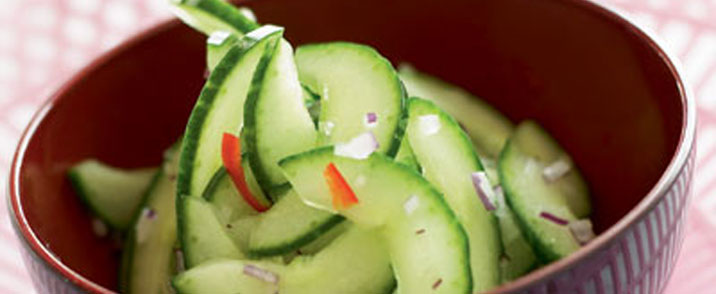 Frisk agurkesalat med chili