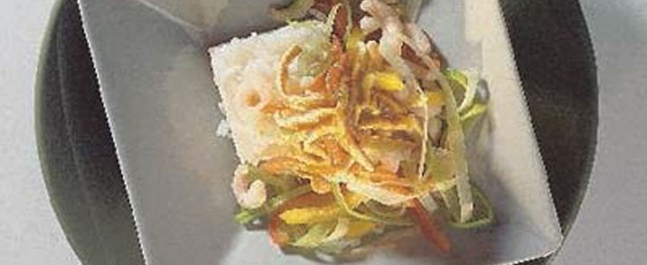 Hot kinesisk inspireret ret med rejer og grøntsager