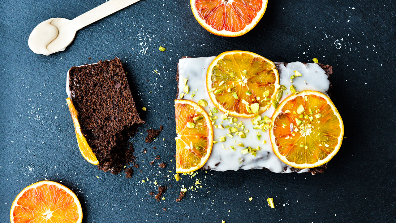 Svampet chokoladekage med olivenolie og citrusglasur