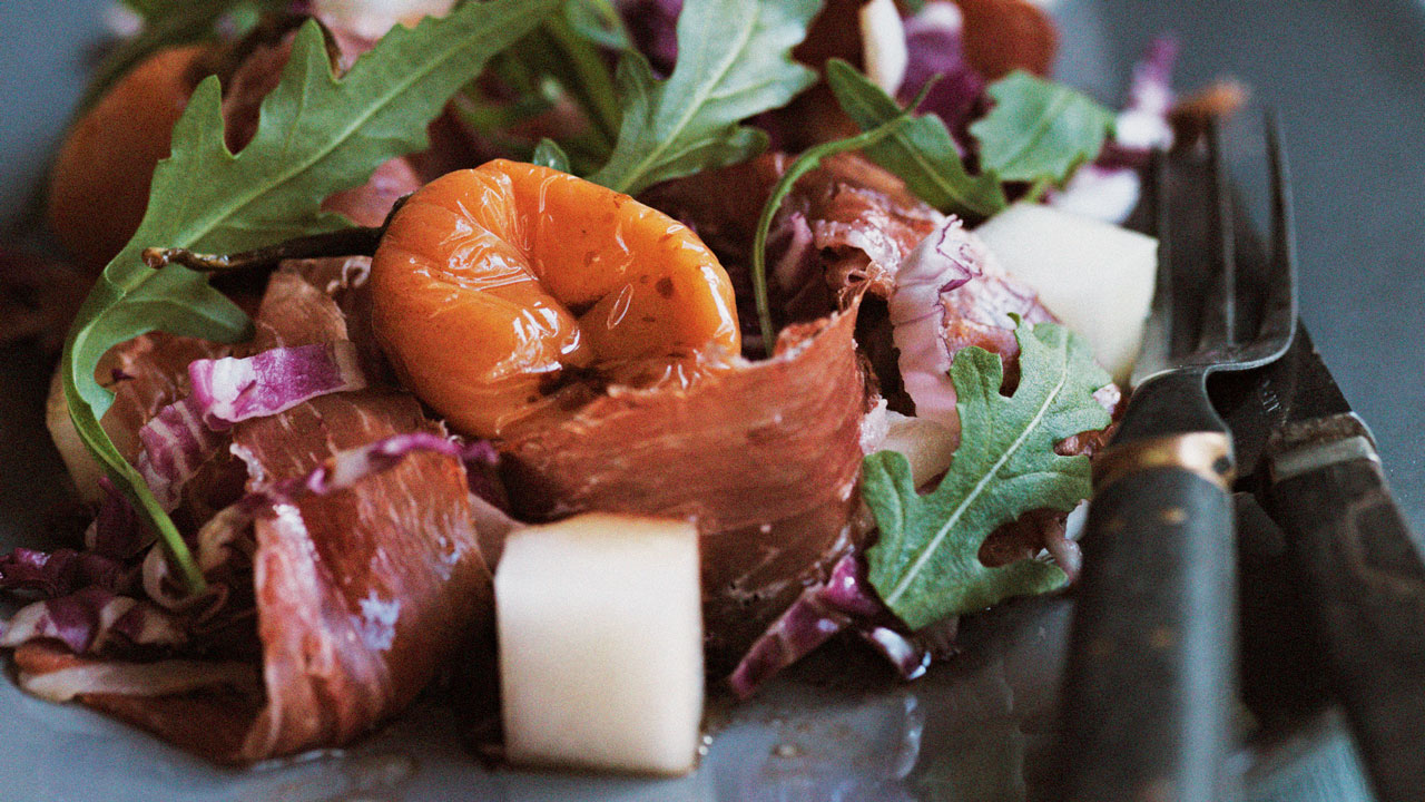 Salat med honningmelon, serranoskinke og La Luna