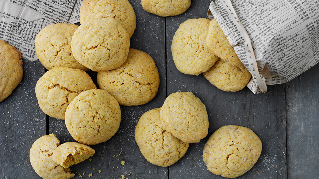 Lækre gurkemeje-ingefærkager med citron