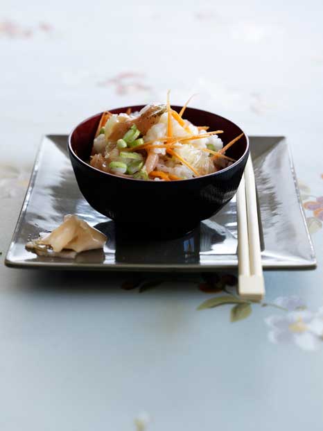 Salat med sushiris og gravad laks