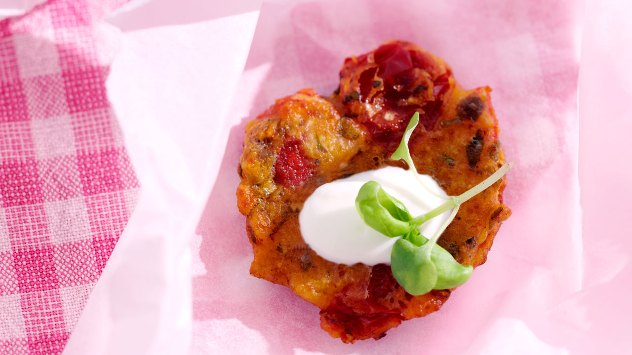 Tomatblinis med fåreyoghurt