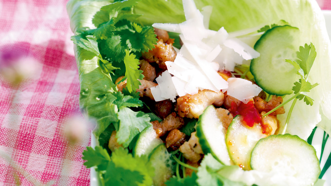 Salatruller med ost og krydret kylling