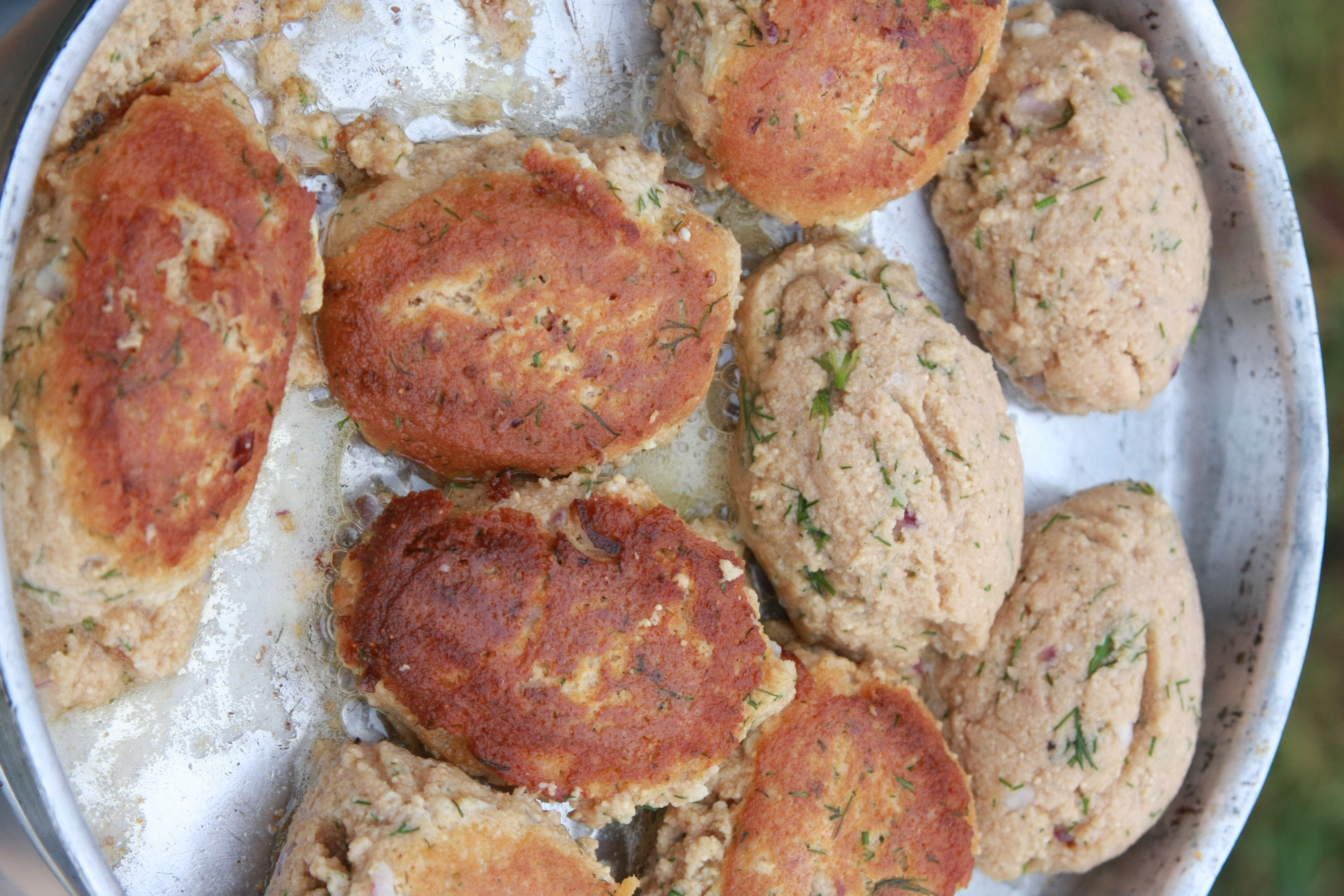 Torskerognsfrikadeller og råkostsalat