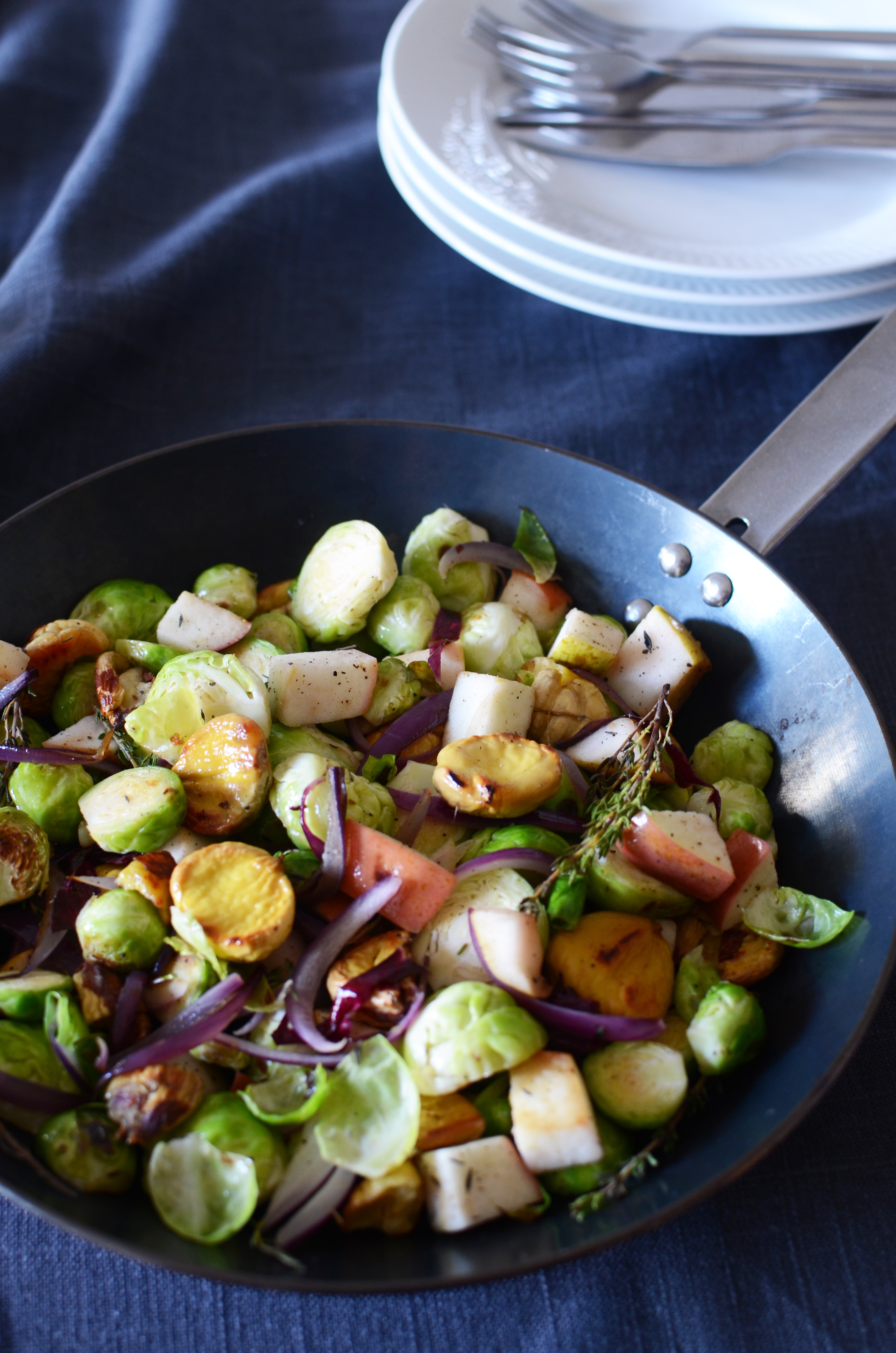 Lun salat med rosenkål og kastanjer