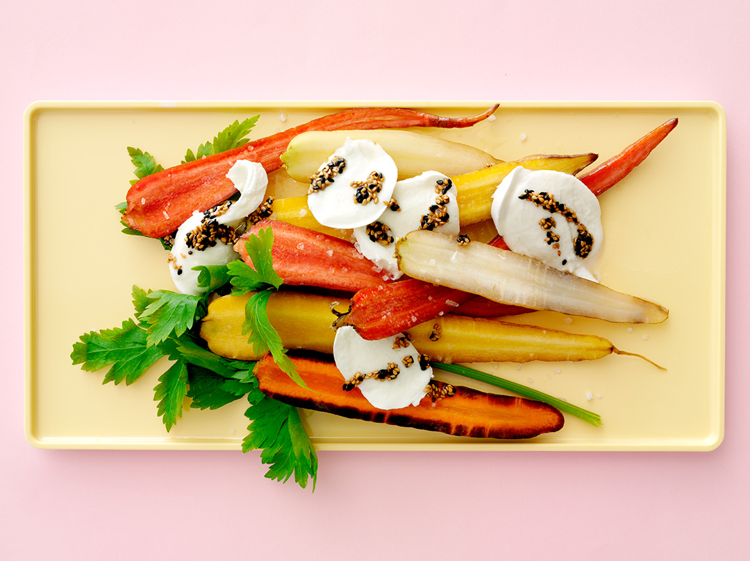 Gulerødder med mozzarella og lun sesamdressing