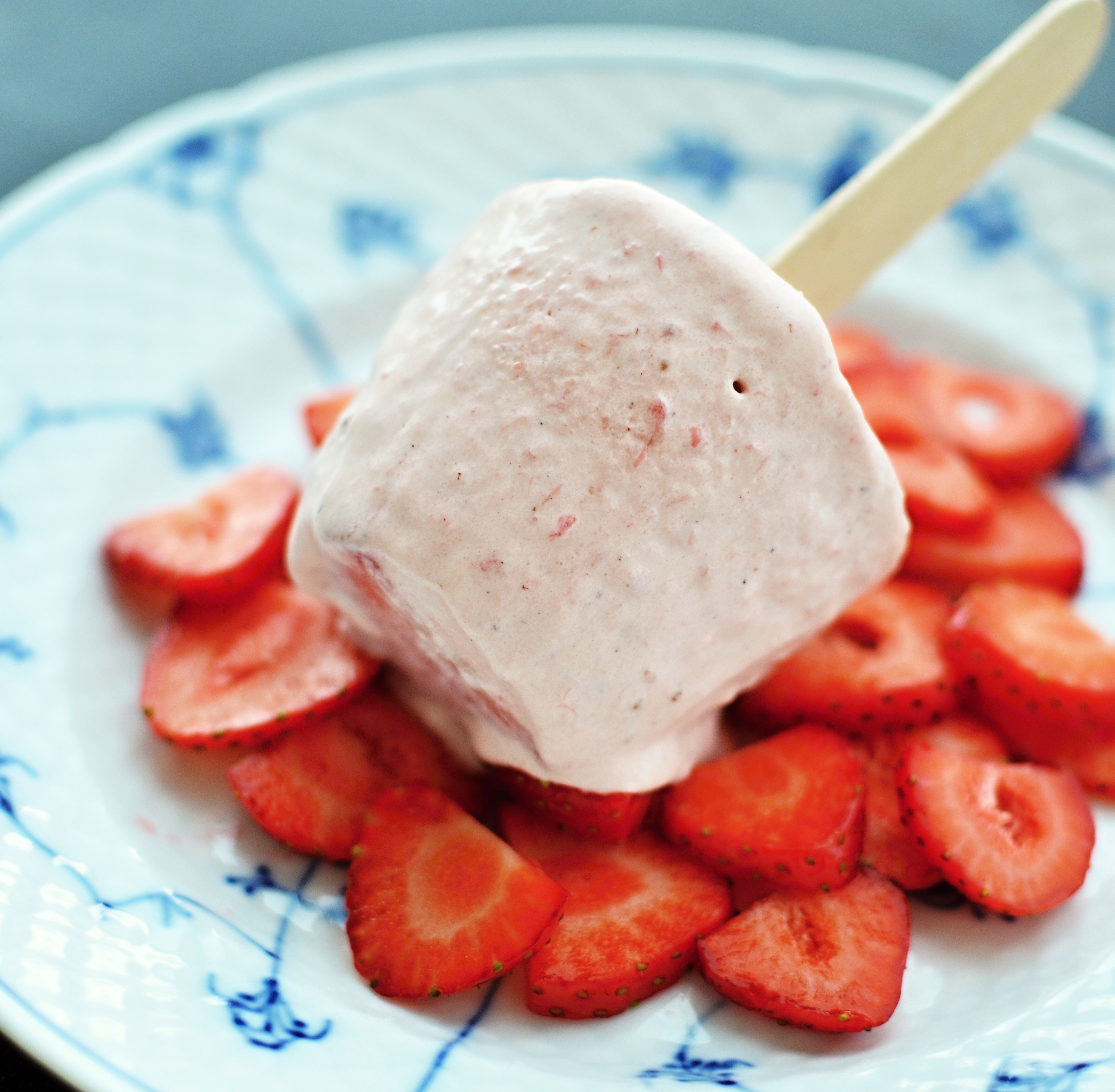 Jordbærflødeis med Pernod