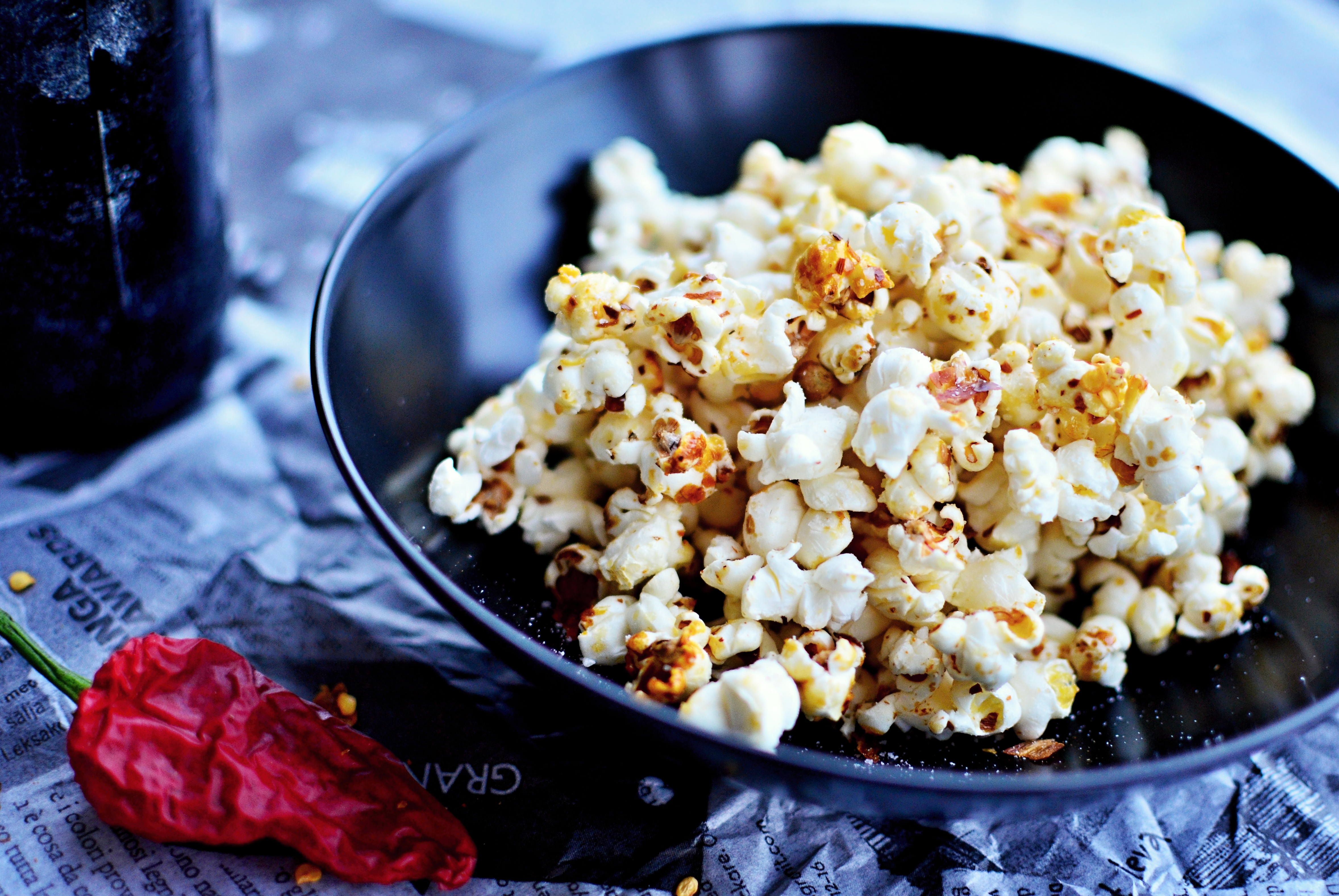 Karamelliserede popcorn med chili