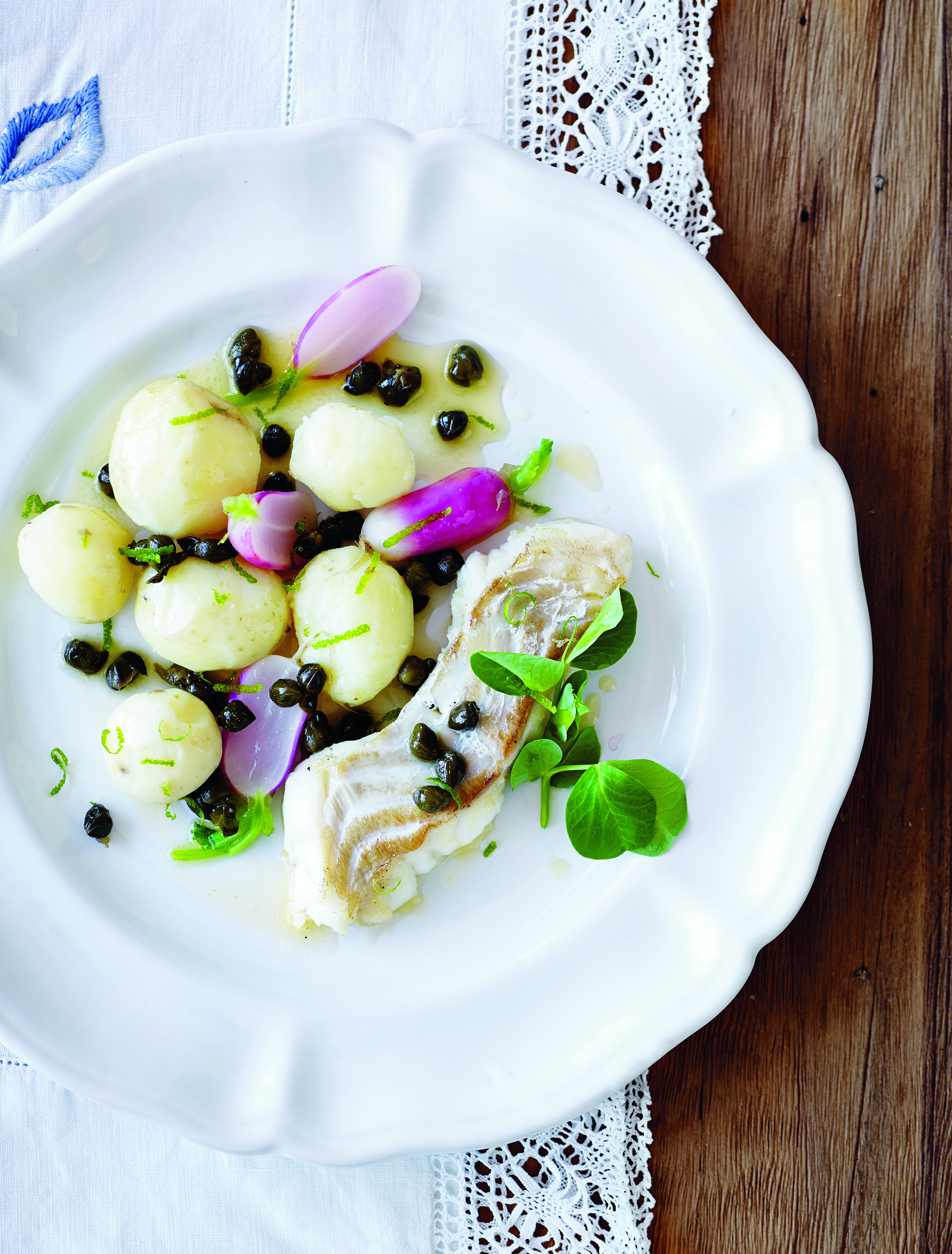 Torsk med nye kartofler og stegte kapers