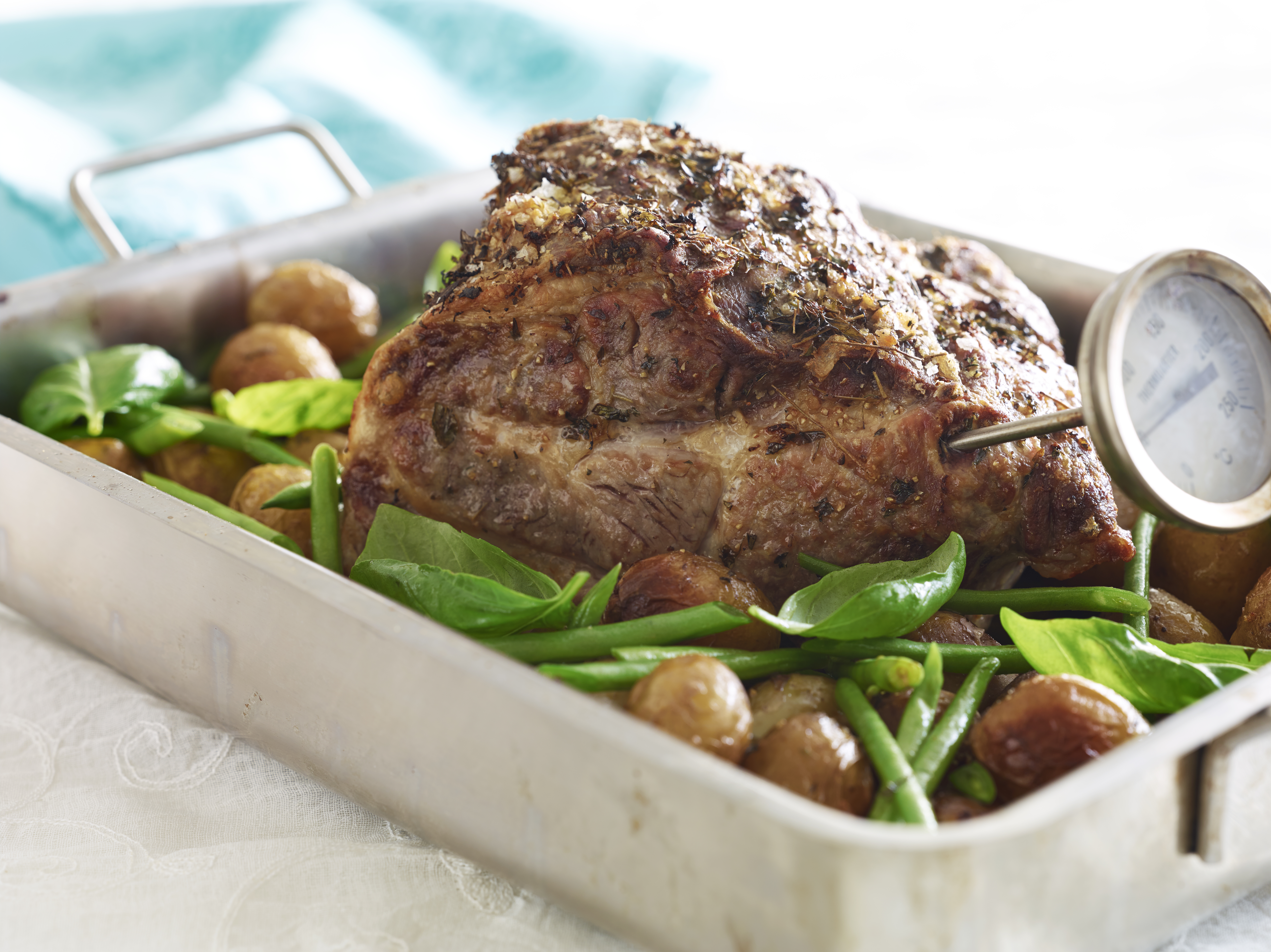 Nakkefilet med urter og kartofler