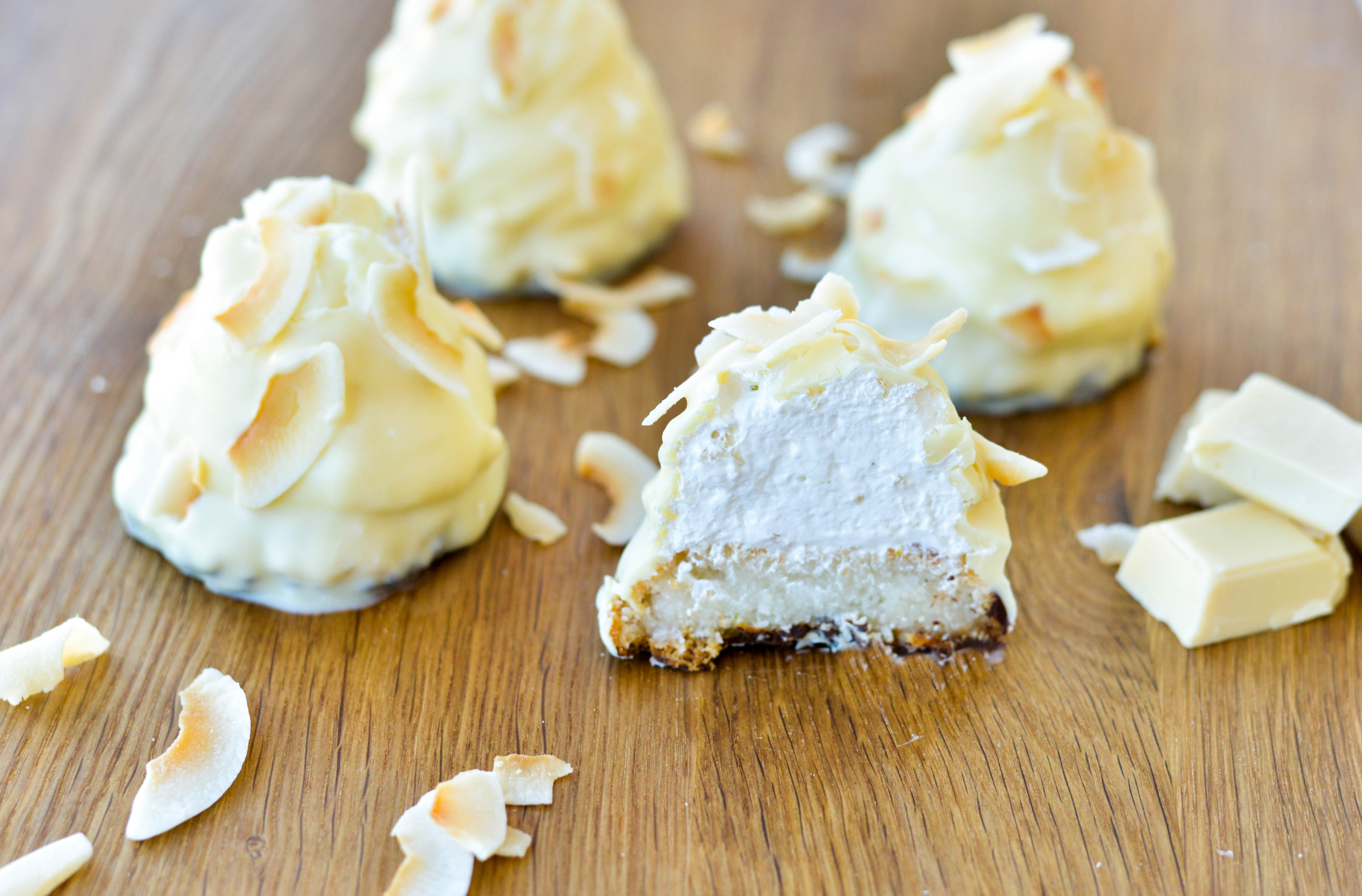 Flødeboller – Eksotisk, med ingefær/limeskum og kokos