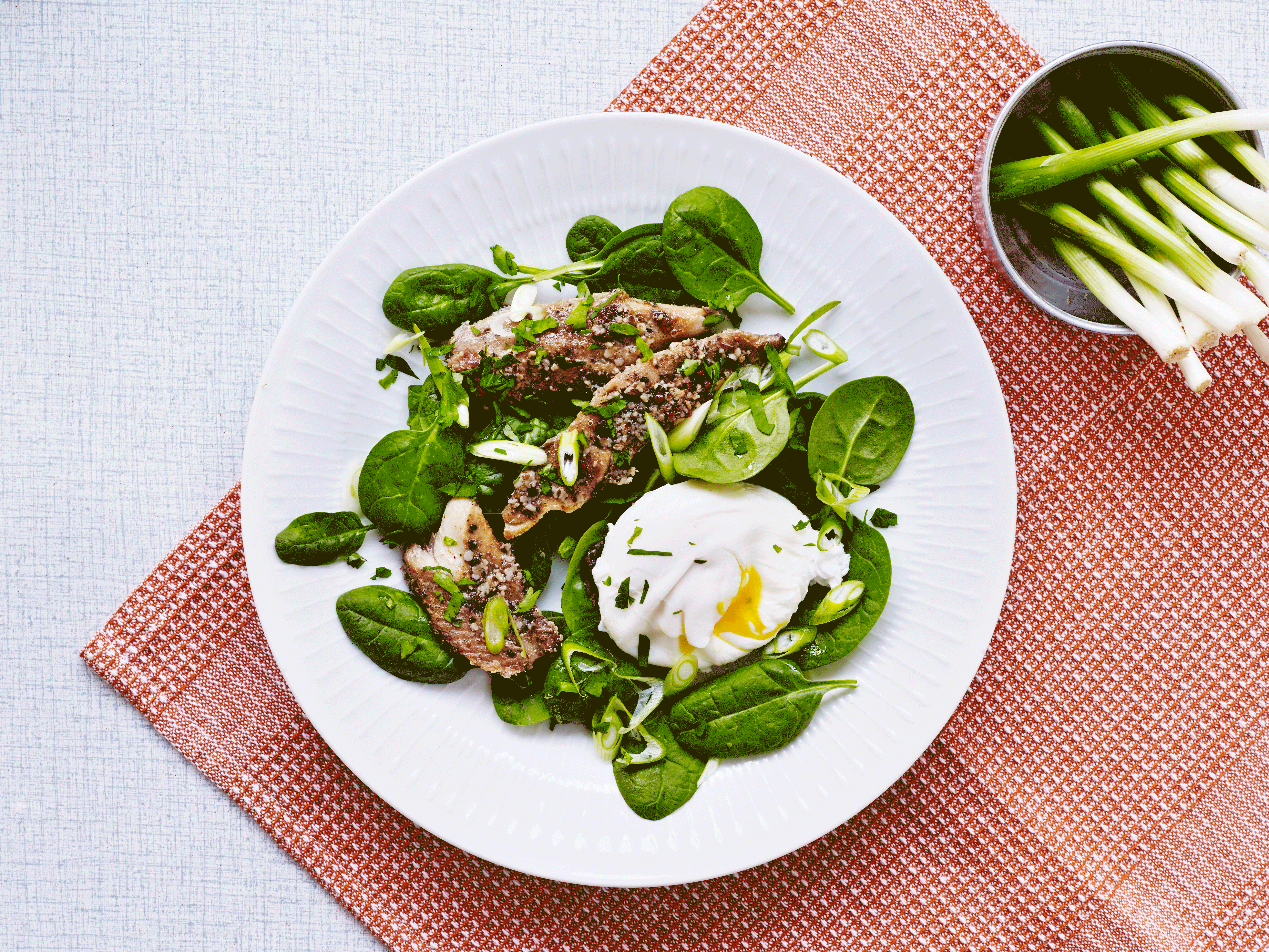 Kippers med spinat og pocheret æg