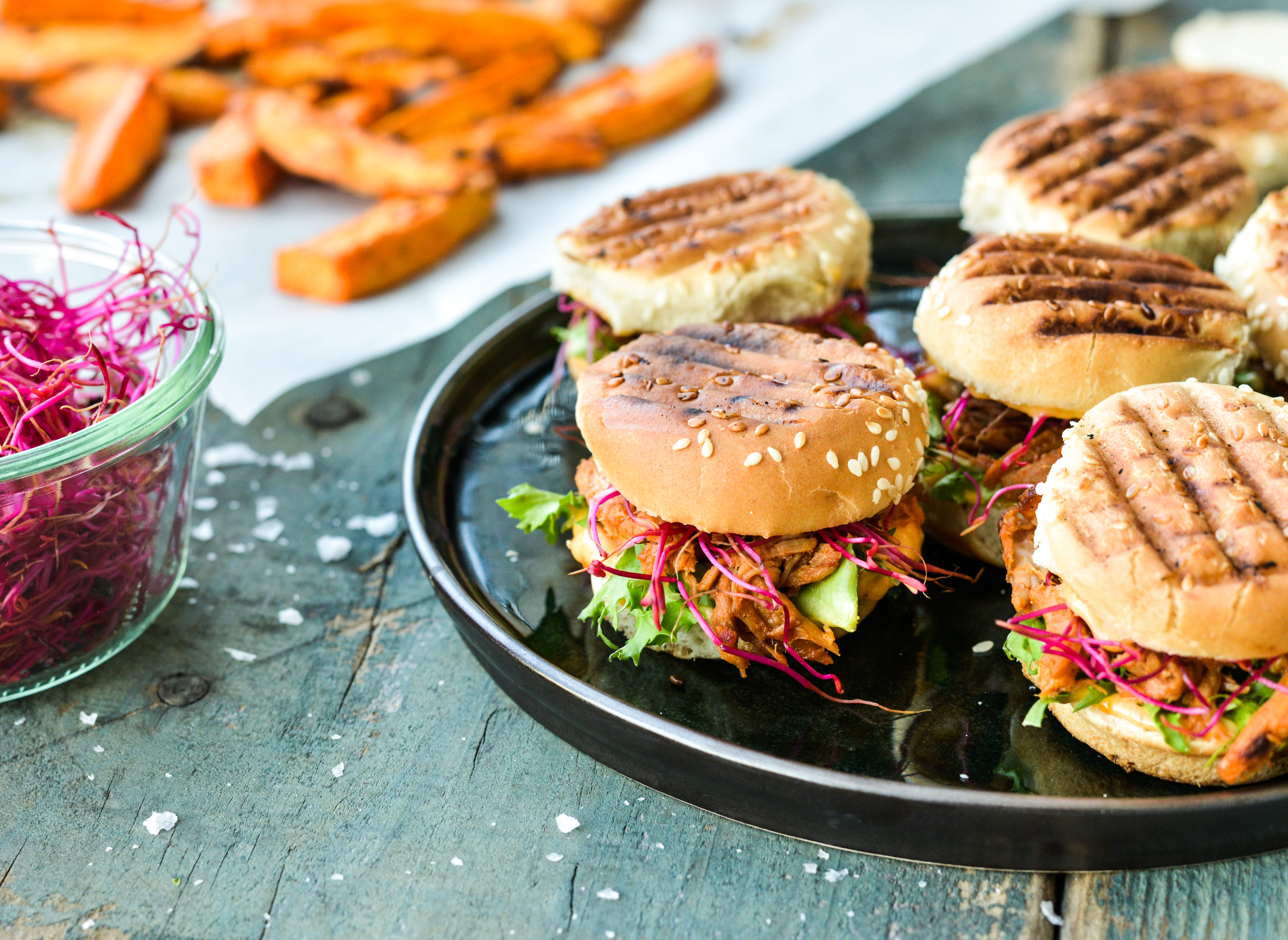 Pulled pork sliders med chilimayo og frisk grønt