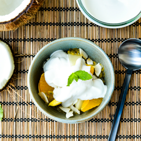 Tropisk frugt med kokoscreme