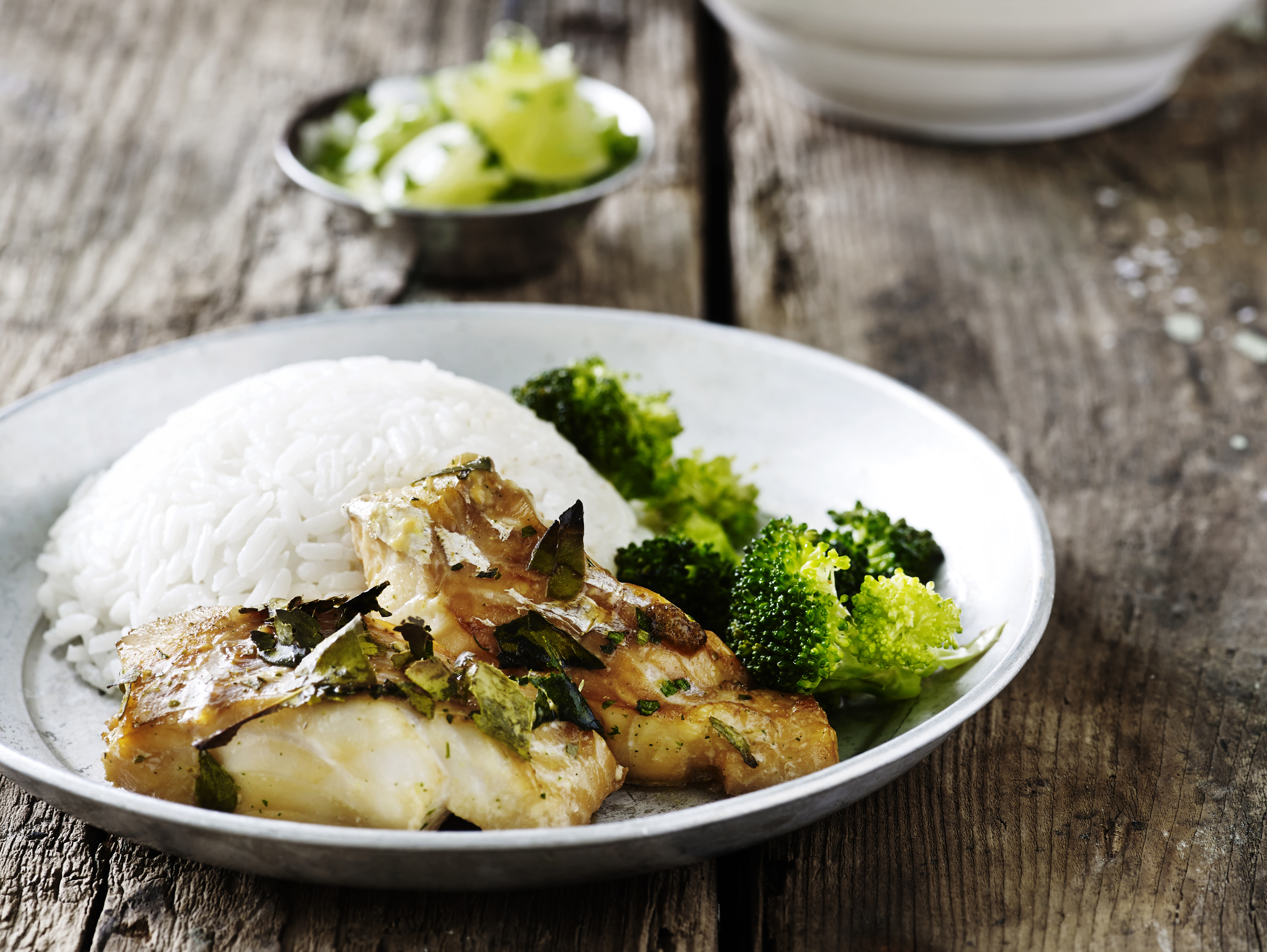 Sojabraiseret torsk med stegt broccoli