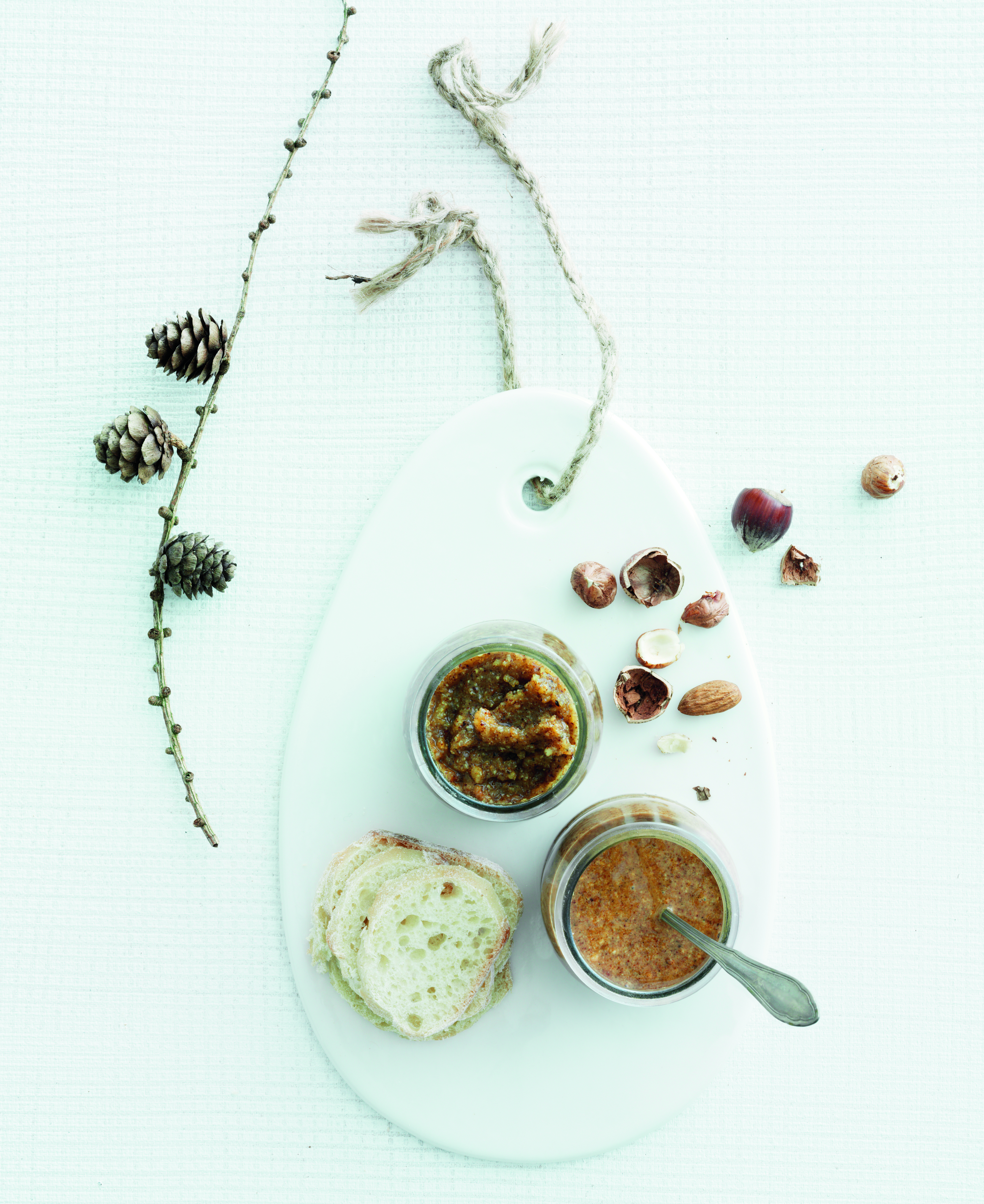 To slags nøddesmør