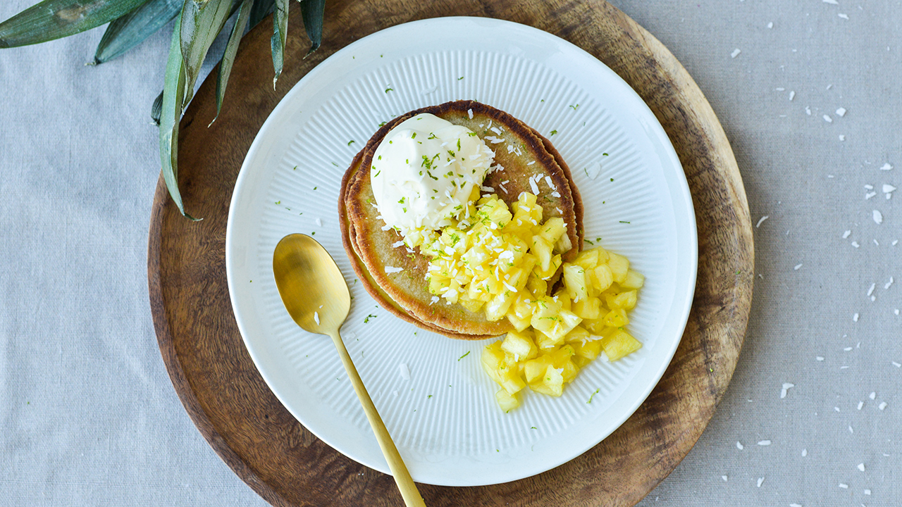 Kokospandekager med ananassalsa