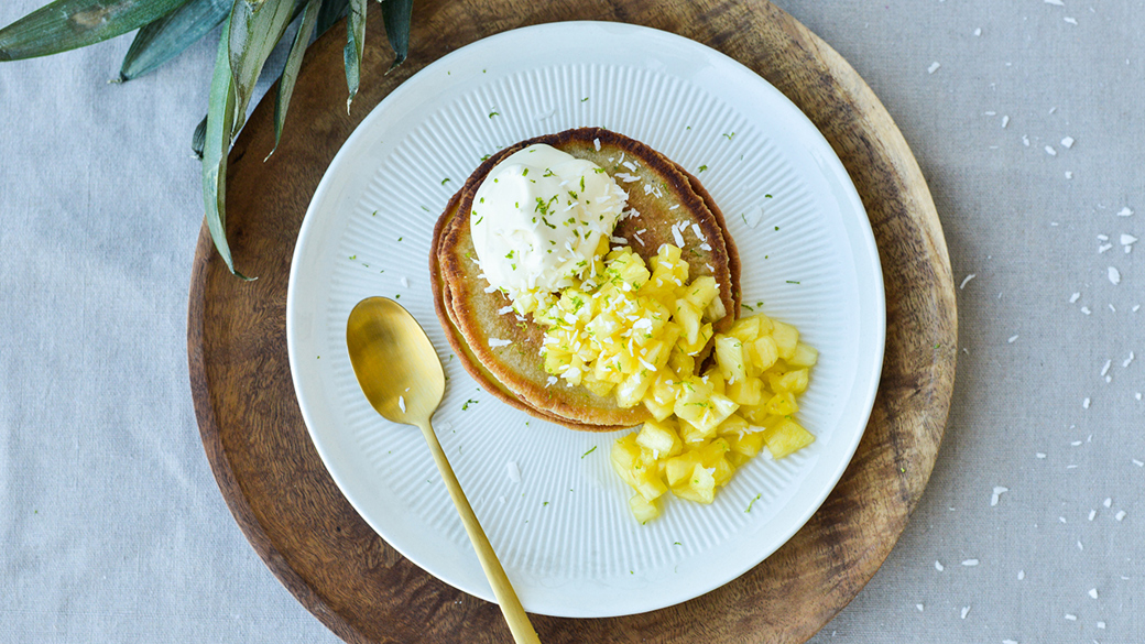 Kokospandekager med ananassalsa