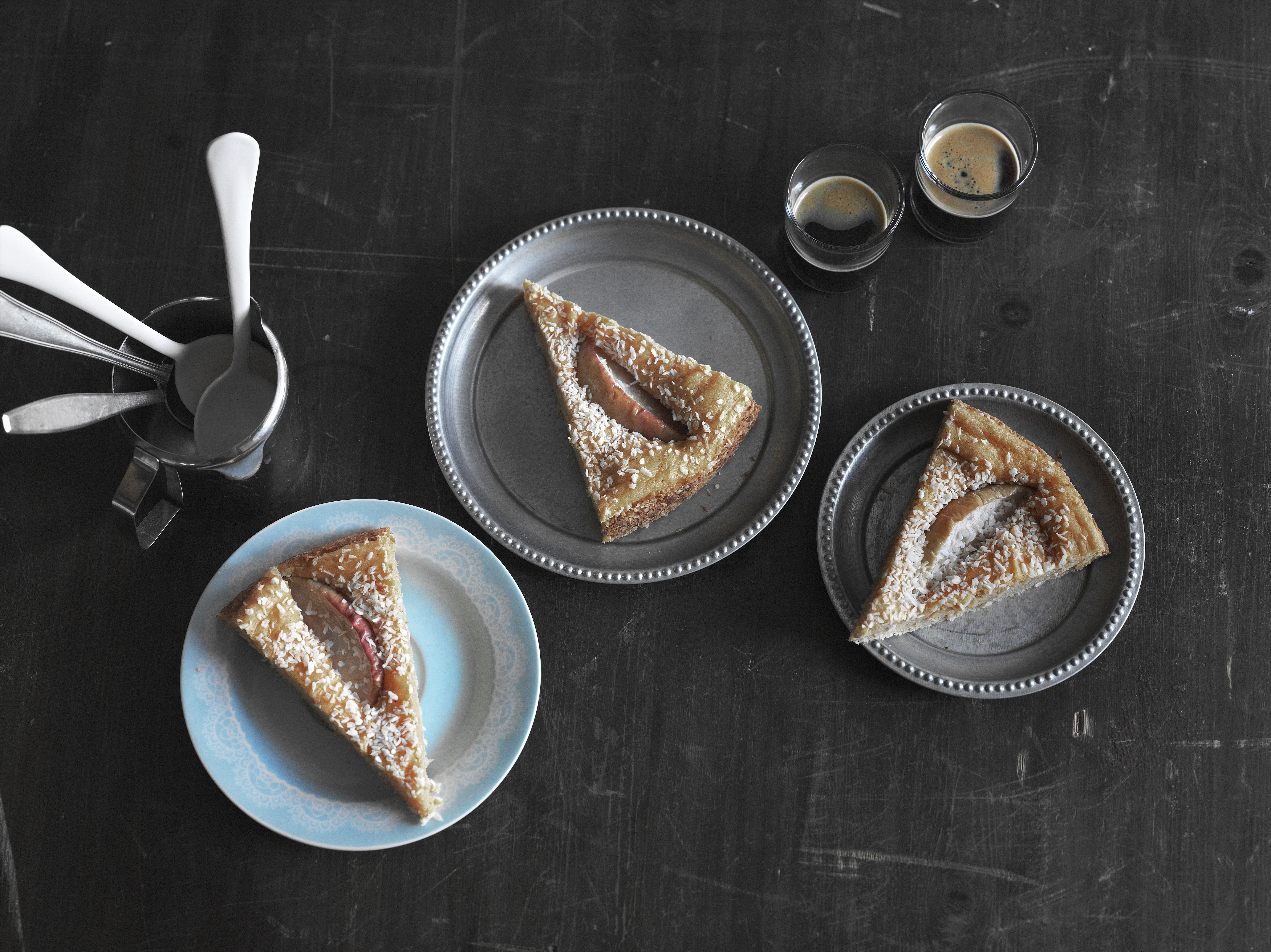 Sød kartoffelkage med æble