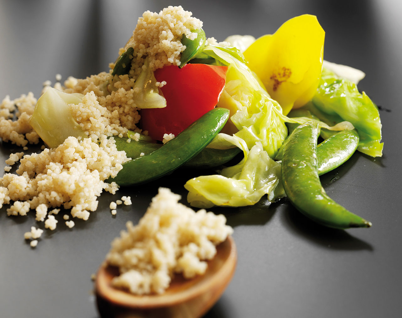 Nem vegetar ret med kål og sukkerærter