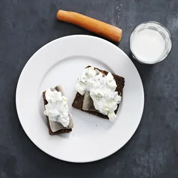 Æggemad med sild og karseskyr, voksen