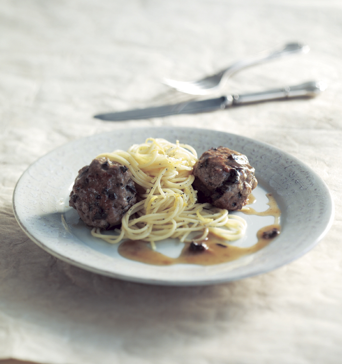 Citronpasta og kalvekødboller med svampe