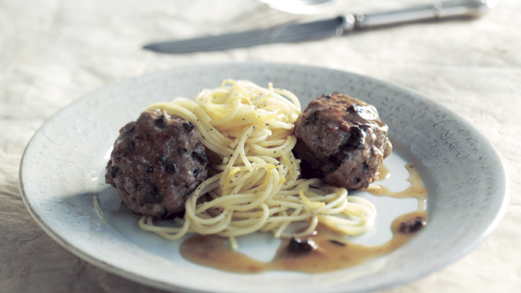 Citronpasta og kalvekødboller med svampe