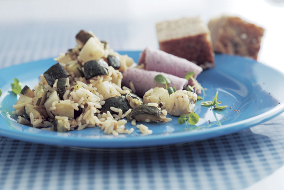 Ris- og sellerifad med skinke