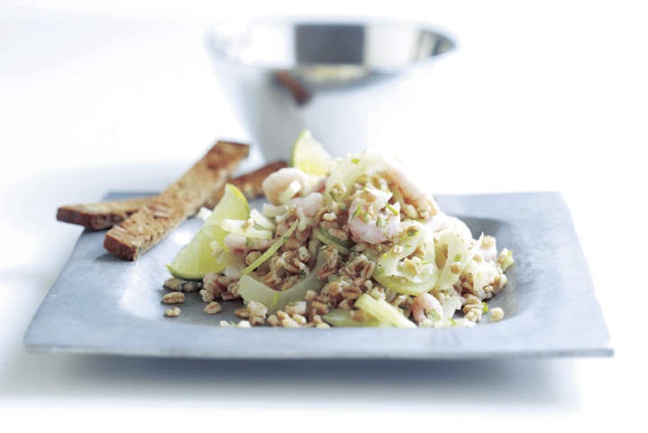 Marineret speltkornssalat med rejer