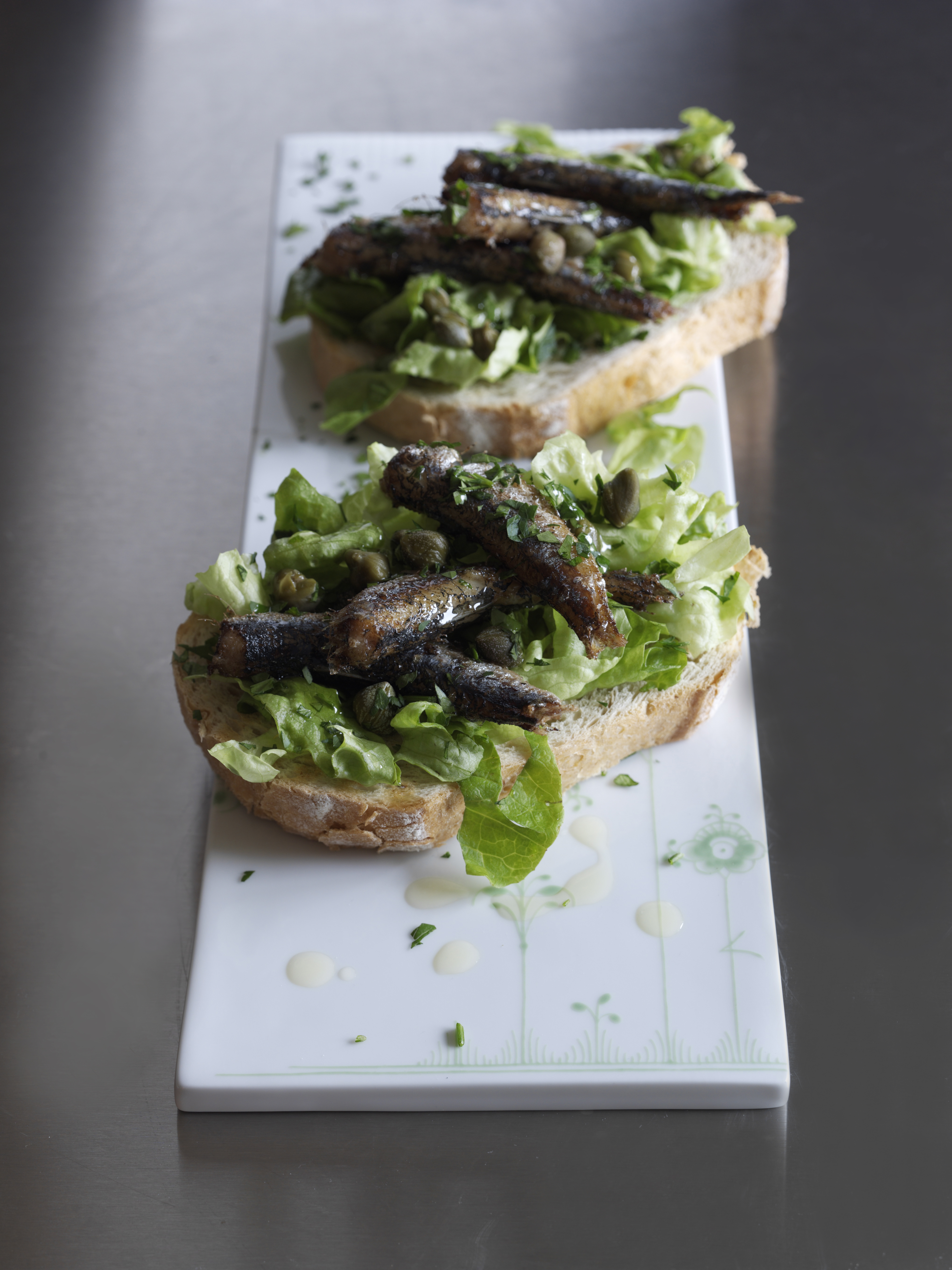 Bruschetta med sprødstegte sardiner